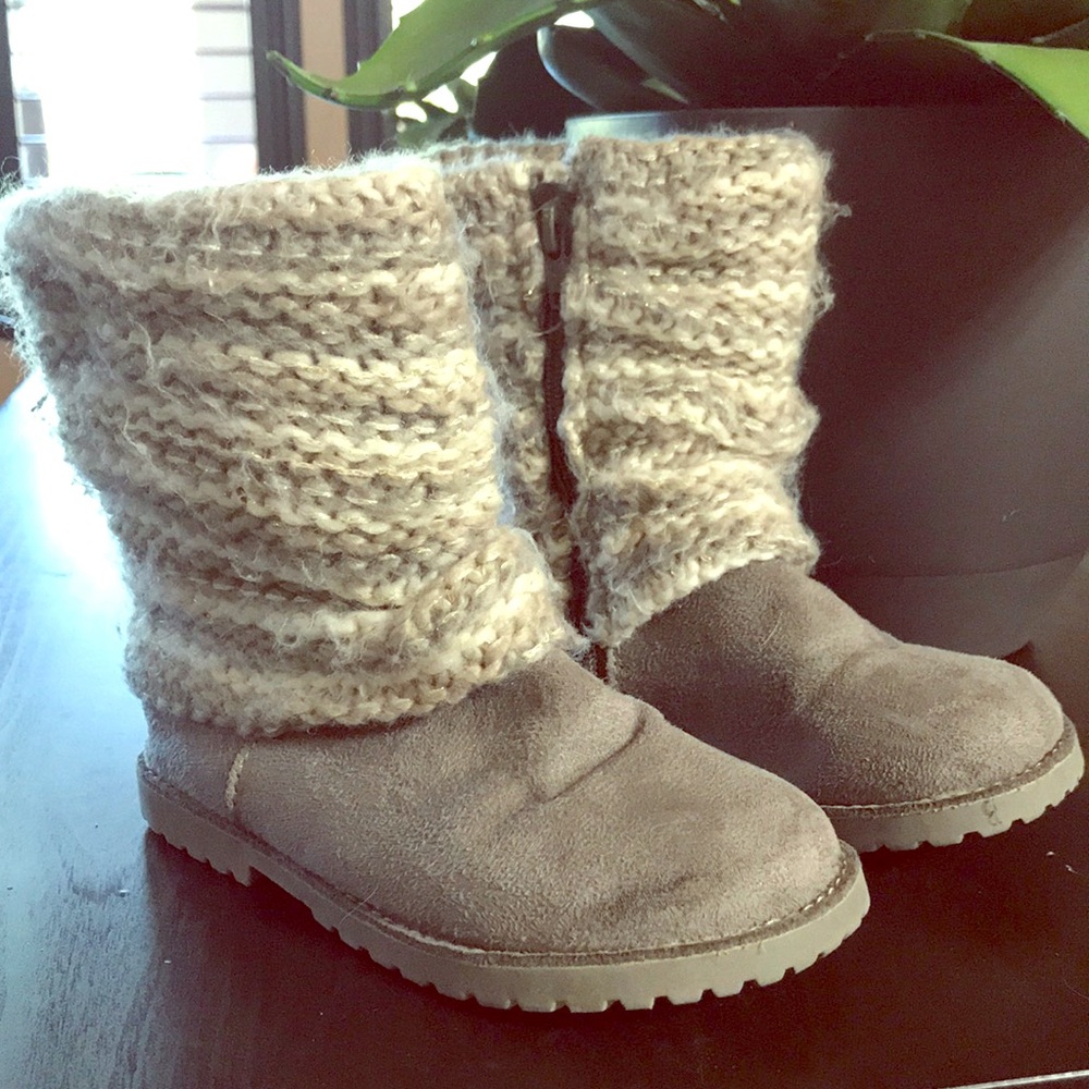 Kids crochet boots